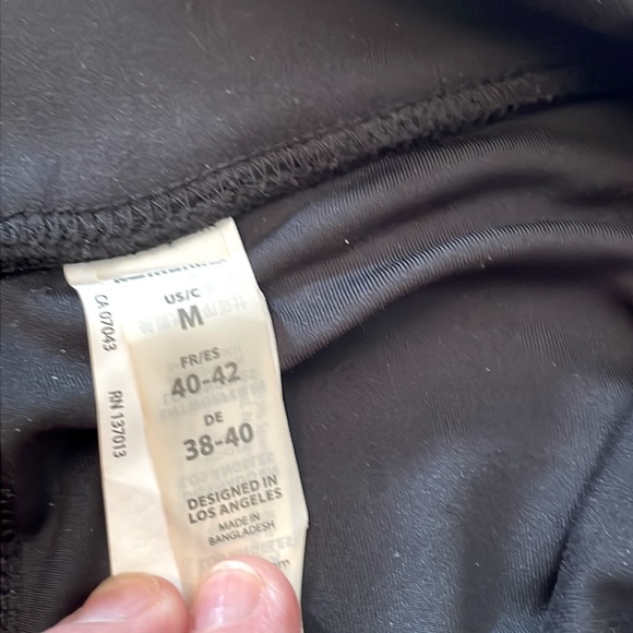 Marika size Black Medium 3/4 length leggings.  Back cell phone Pocket. - Picture 5 of 7